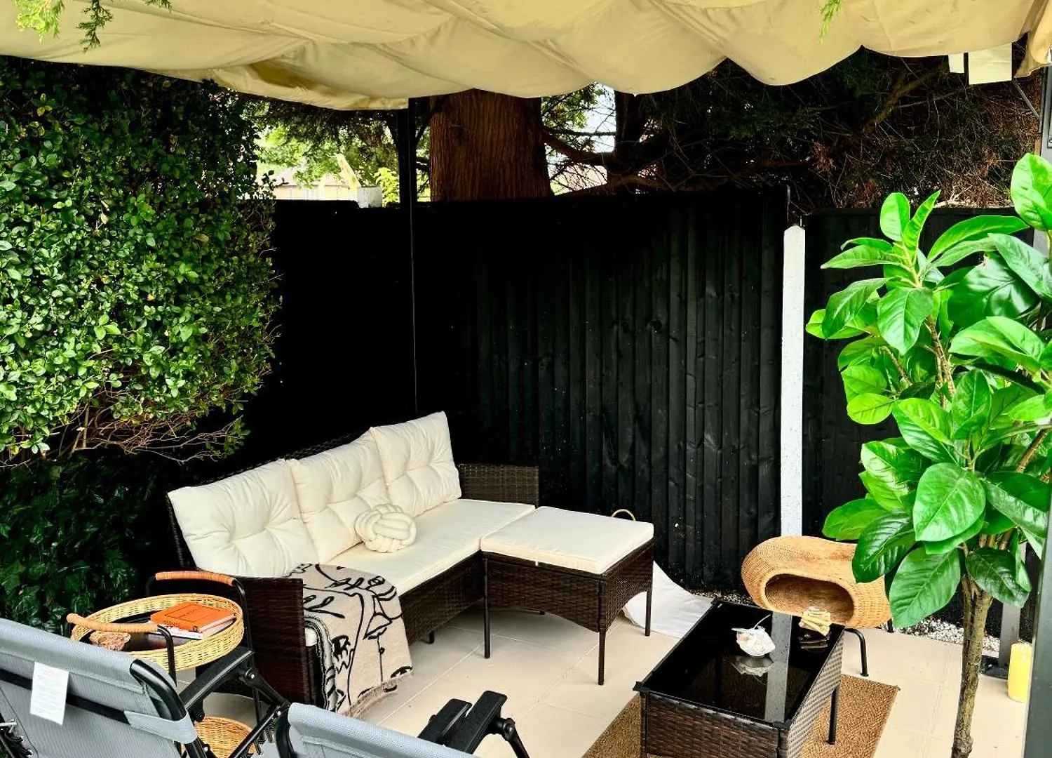 Homestay Contractor Haven- 3Bdr Crew House, Free Parking, Fast Wifi & Private Garden Apartment Nottingham