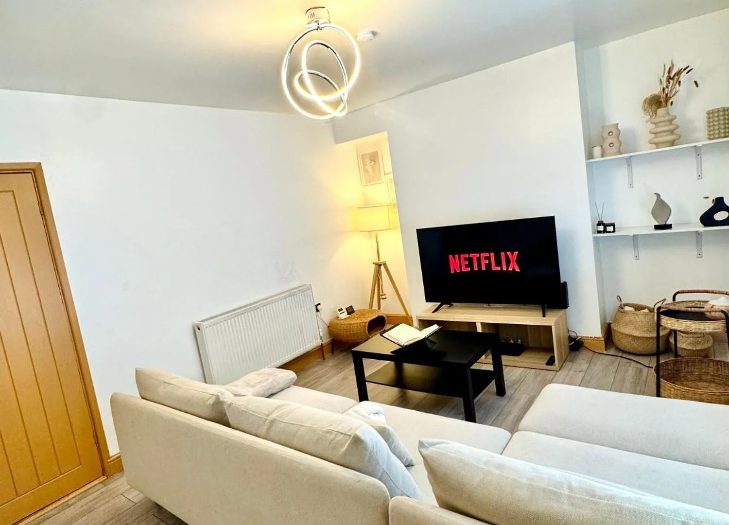 Contractor Haven- 3Bdr Crew House, Free Parking, Fast Wifi & Private Garden Apartment Nottingham